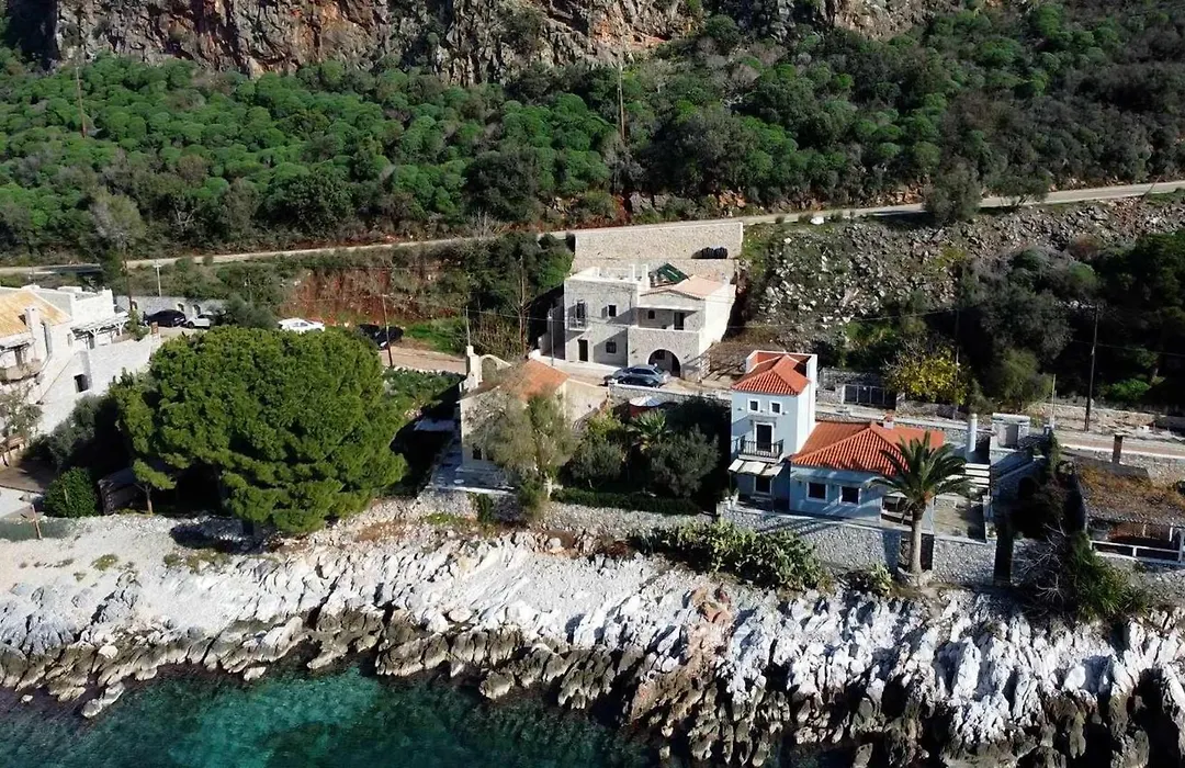 Vina'S Stone House-1